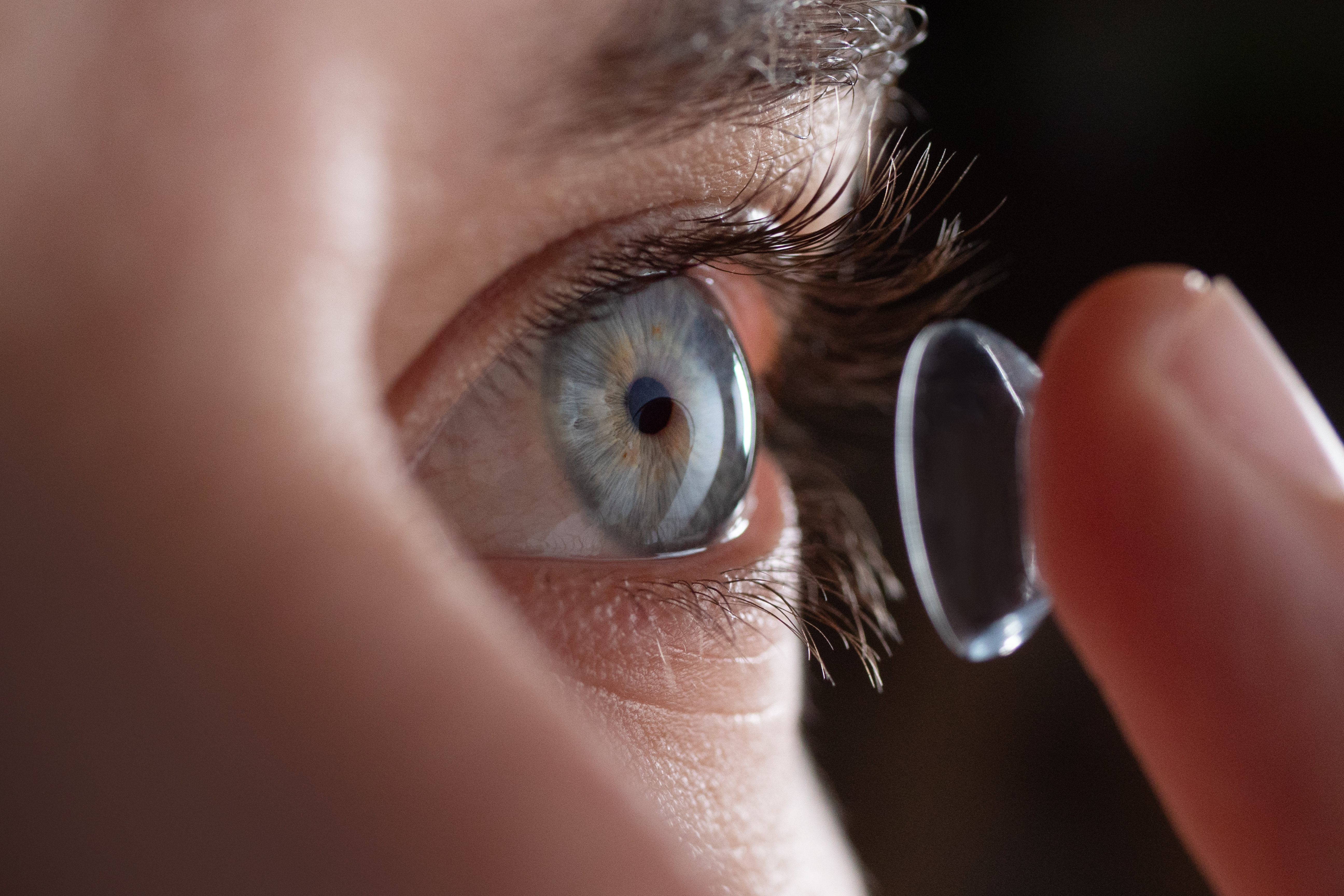 Contact lens fitting and testing